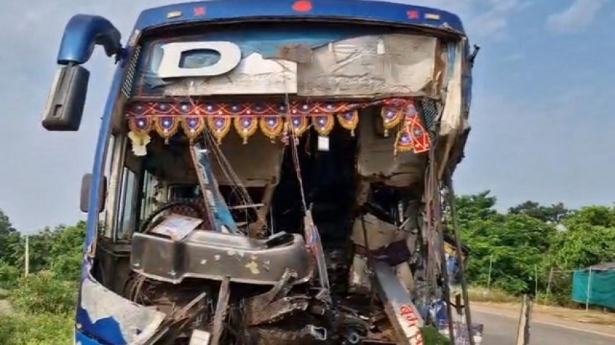 ଭୟଙ୍କର ଦୁର୍ଘଟଣାରୁ ଅଳ୍ପକେ ଜୀବନ ବଞ୍ଚାଇଲେ ଯାତ୍ରୀ