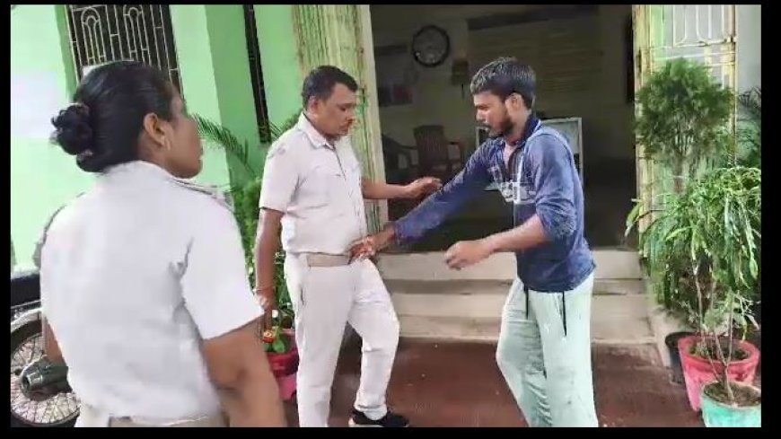 ବାଙ୍କୀ ଥାନା ସାମ୍ନାରେ ବିଷ ପିଇବାକୁ ଉଦ୍ୟମ